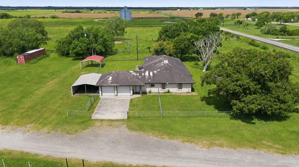 1613 Fm-2078 Wadsworth, TX 77483