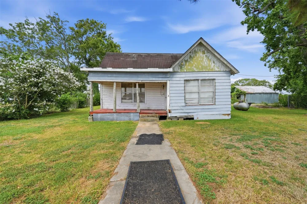 1613 Fm-2078 Wadsworth, TX 77483