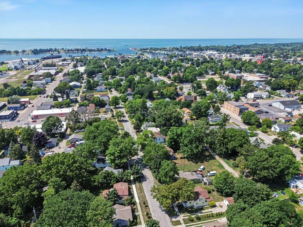 612 E Melendy Street Ludington, MI 49431