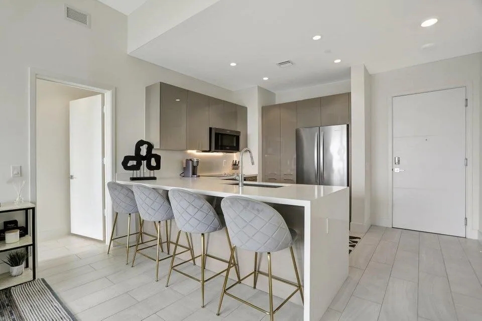 2000 METROPICA WAY #2607 Sunrise, FL 33323