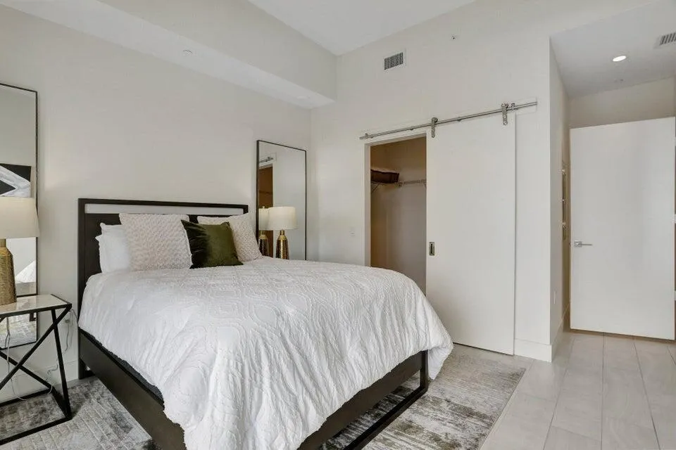 2000 METROPICA WAY #2607 Sunrise, FL 33323