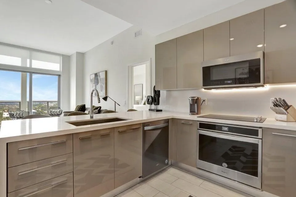 2000 METROPICA WAY #2607 Sunrise, FL 33323