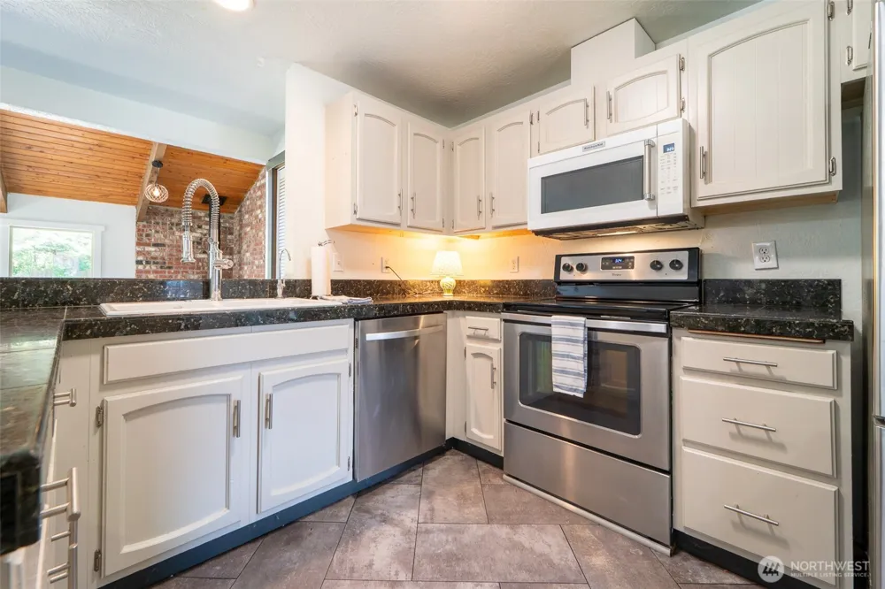 3011 SE Regent Street Port Angeles, WA 98362