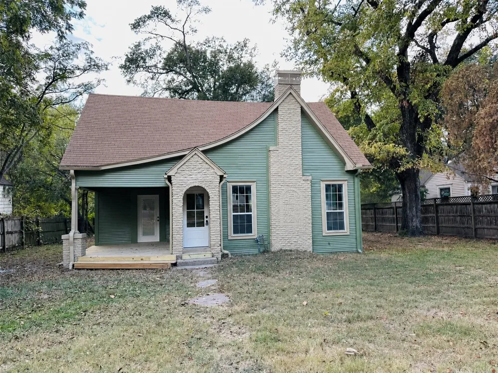 111 Pecan Street Terrell, TX 75160