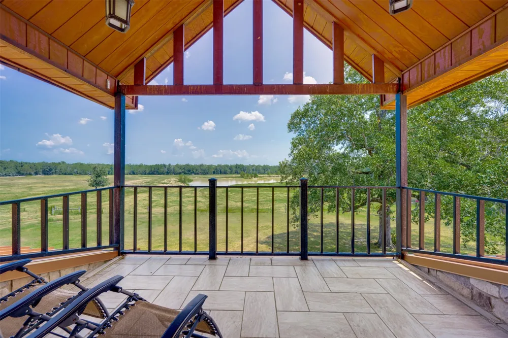 1521 County Road 3117 Clarksville, TX 75426