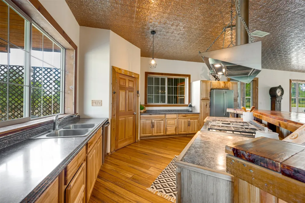 1521 County Road 3117 Clarksville, TX 75426