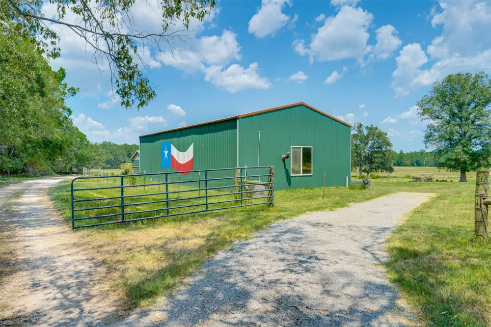 1521 County Road 3117 Clarksville, TX 75426