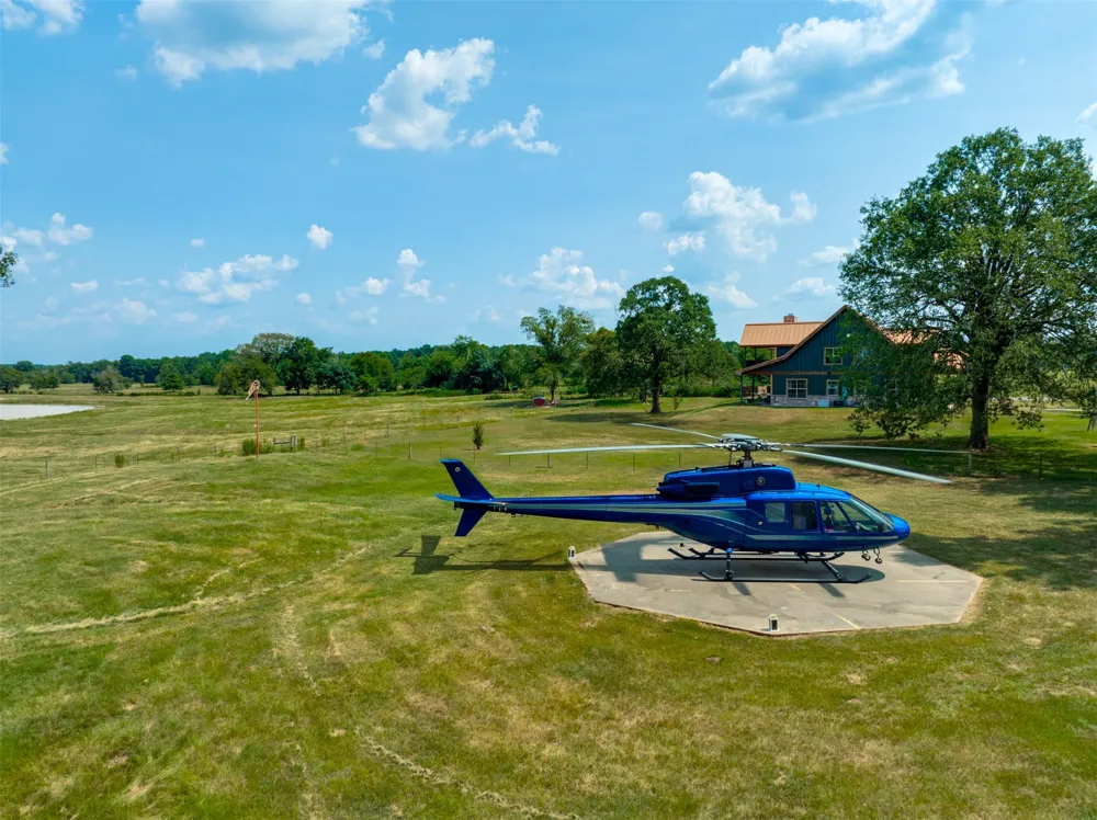 1521 County Road 3117 Clarksville, TX 75426