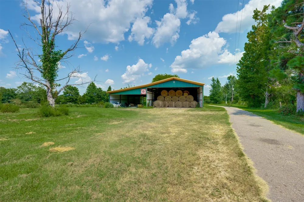 1521 County Road 3117 Clarksville, TX 75426
