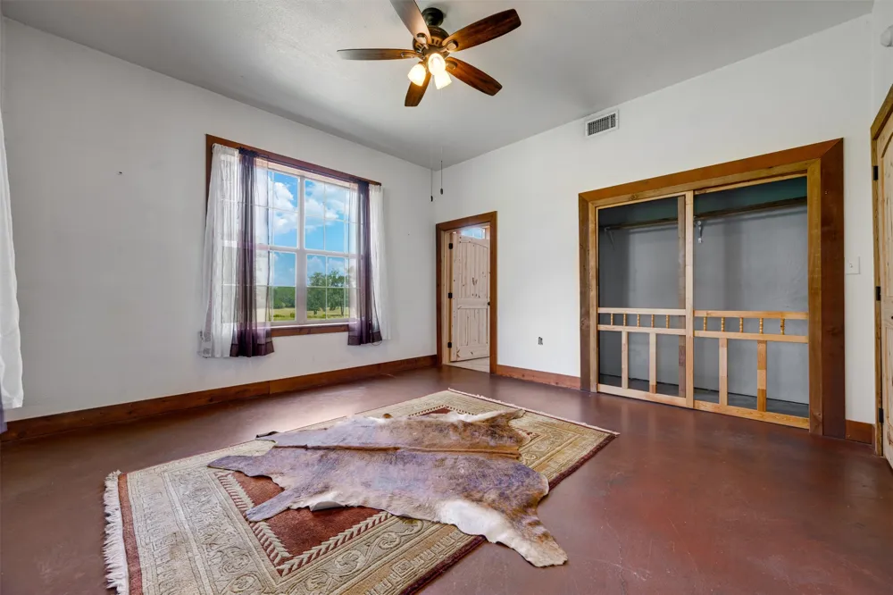 1521 County Road 3117 Clarksville, TX 75426
