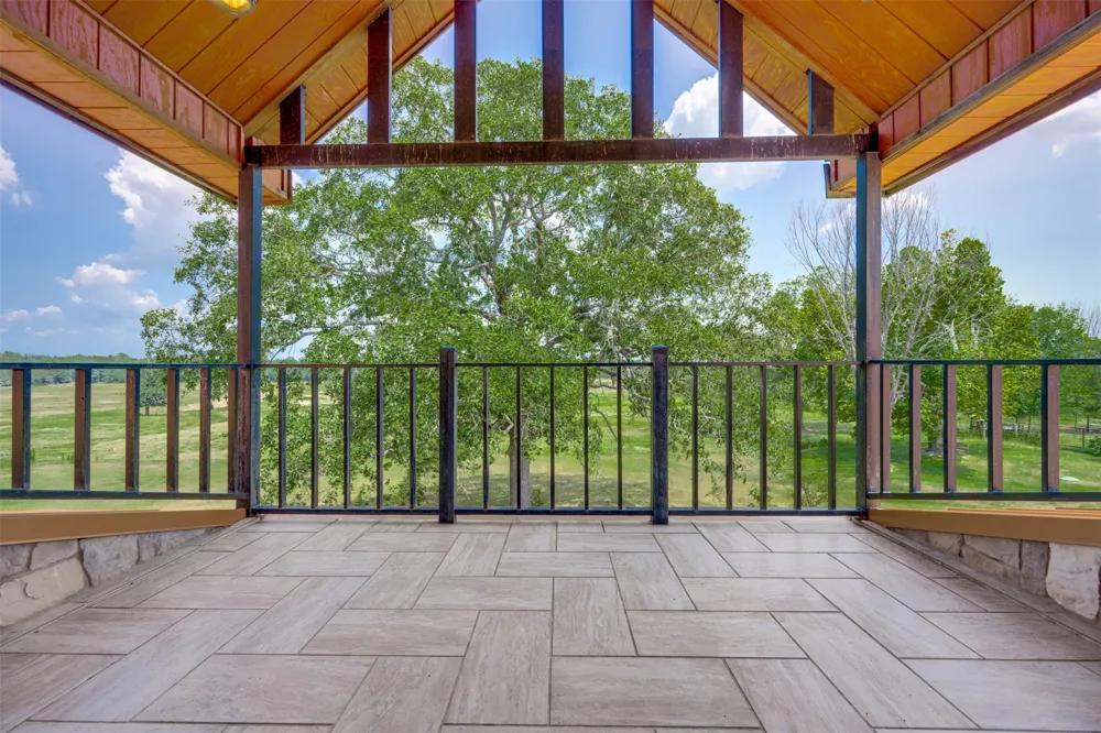 1521 County Road 3117 Clarksville, TX 75426