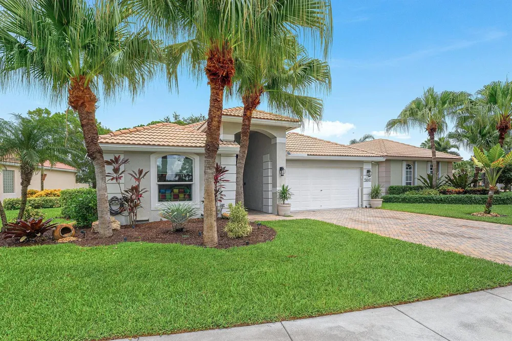 5641 FOUNTAINS DRIVE S #5641 Lake Worth, FL 33467