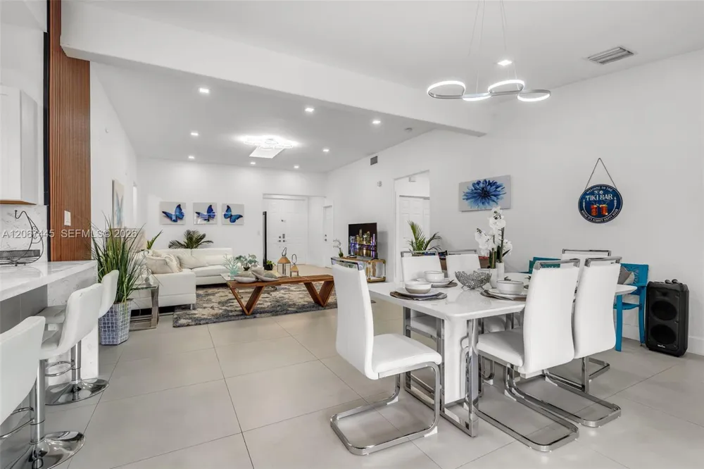 16362 SW 53rd Ter Miami, FL 33185