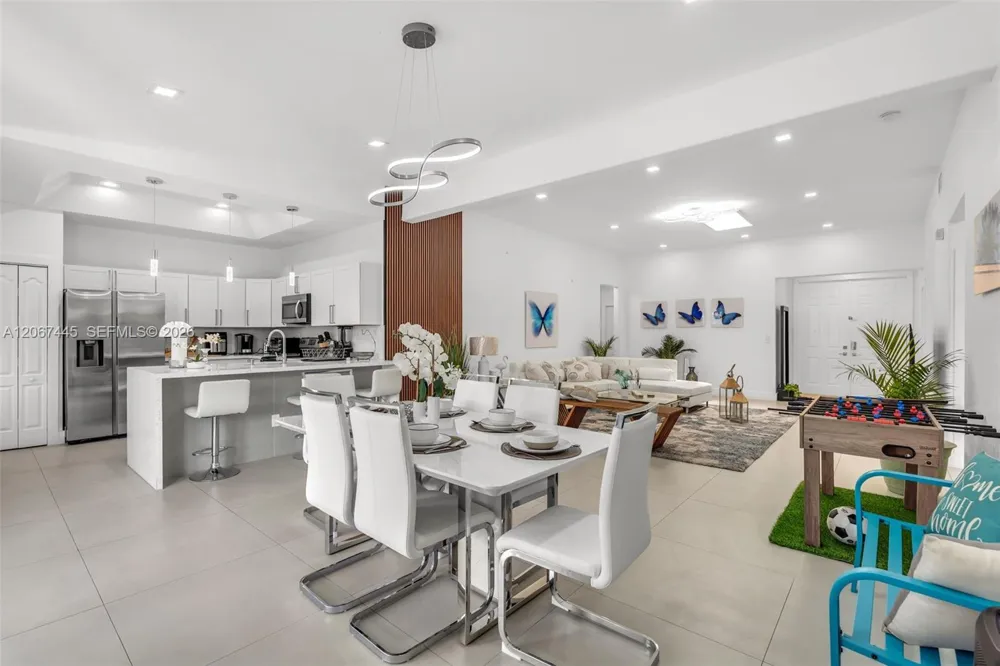 16362 SW 53rd Ter Miami, FL 33185
