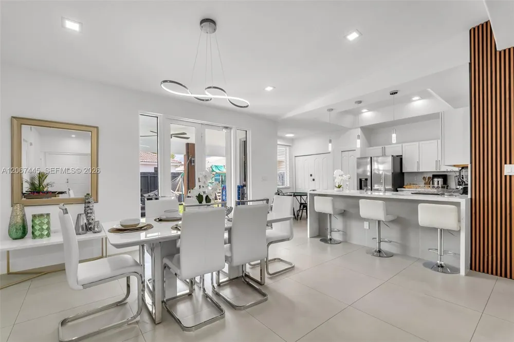 16362 SW 53rd Ter Miami, FL 33185