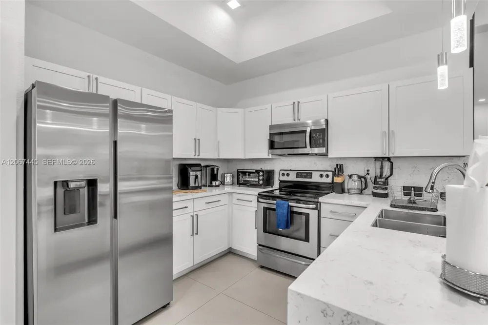 16362 SW 53rd Ter Miami, FL 33185