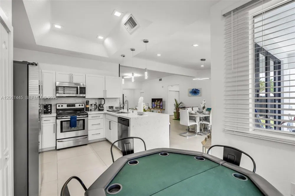 16362 SW 53rd Ter Miami, FL 33185