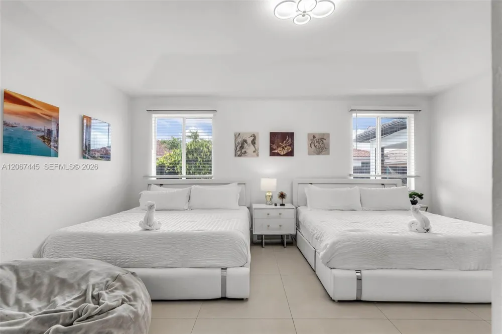 16362 SW 53rd Ter Miami, FL 33185