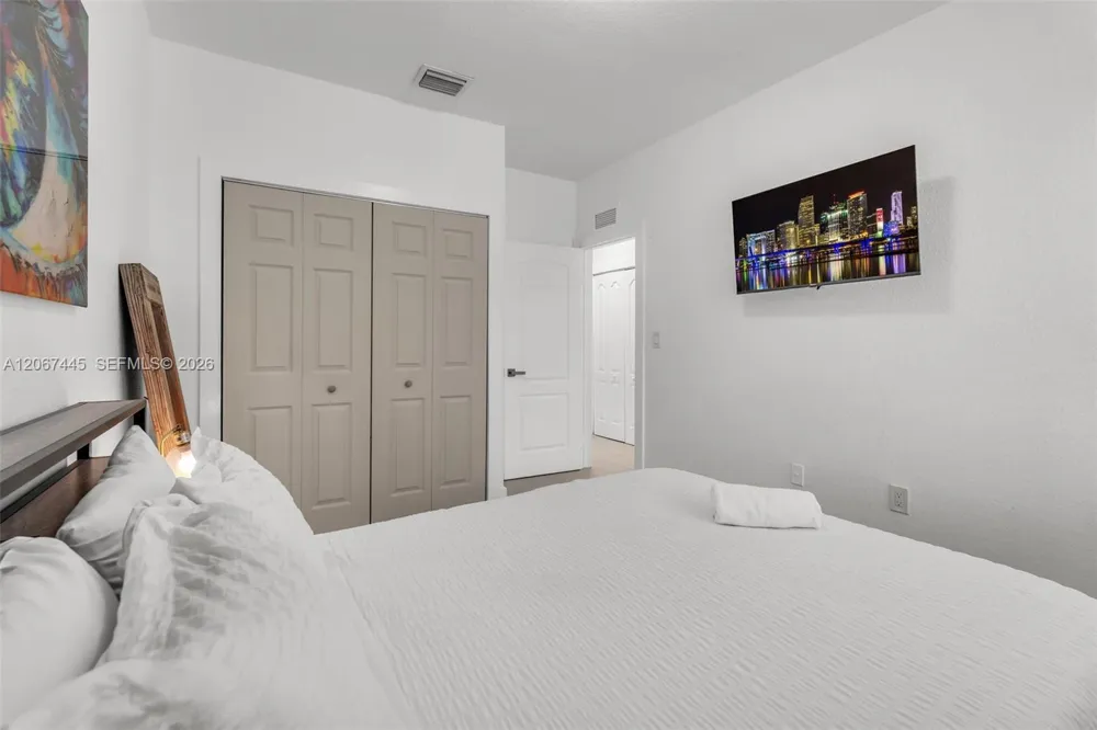 16362 SW 53rd Ter Miami, FL 33185