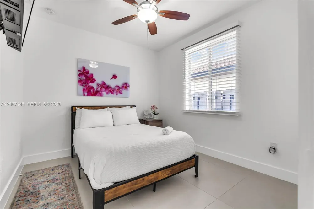 16362 SW 53rd Ter Miami, FL 33185