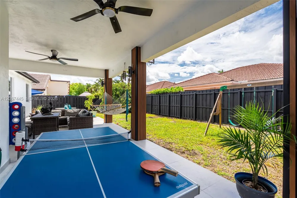 16362 SW 53rd Ter Miami, FL 33185