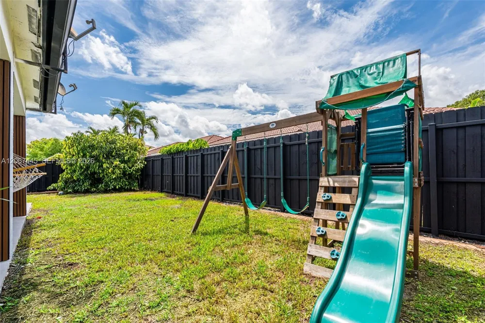 16362 SW 53rd Ter Miami, FL 33185