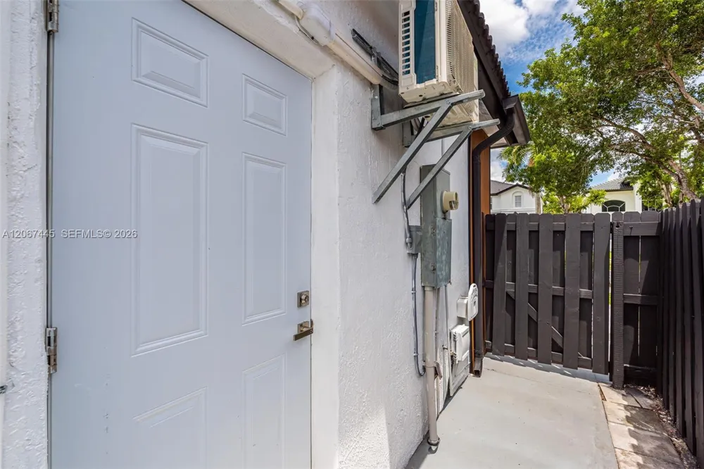 16362 SW 53rd Ter Miami, FL 33185