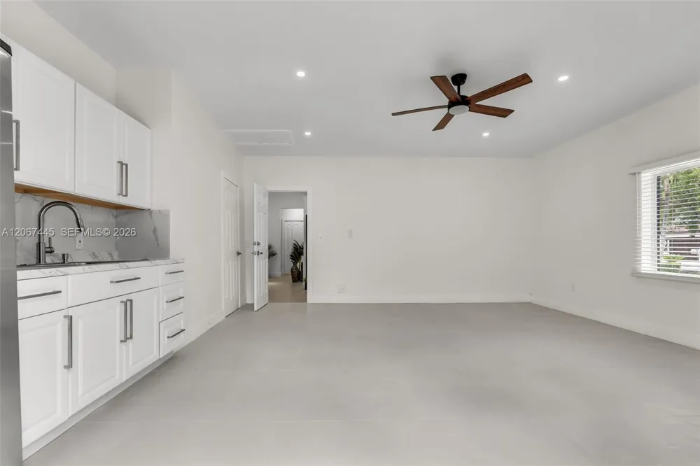 16362 SW 53rd Ter Miami, FL 33185
