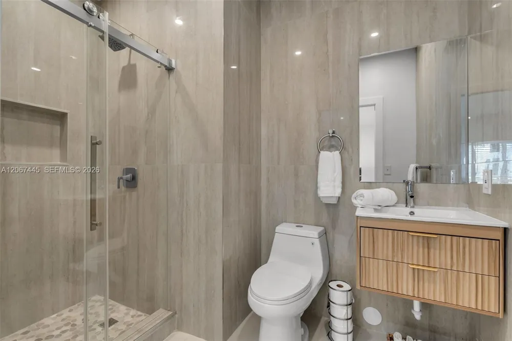 16362 SW 53rd Ter Miami, FL 33185