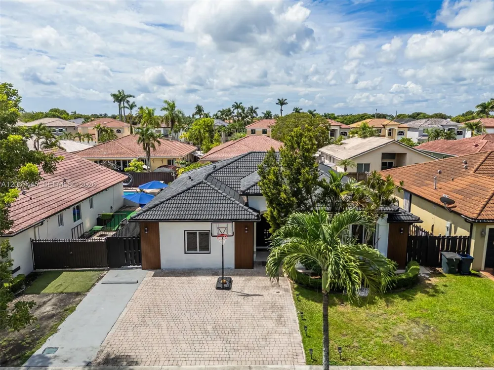 16362 SW 53rd Ter Miami, FL 33185