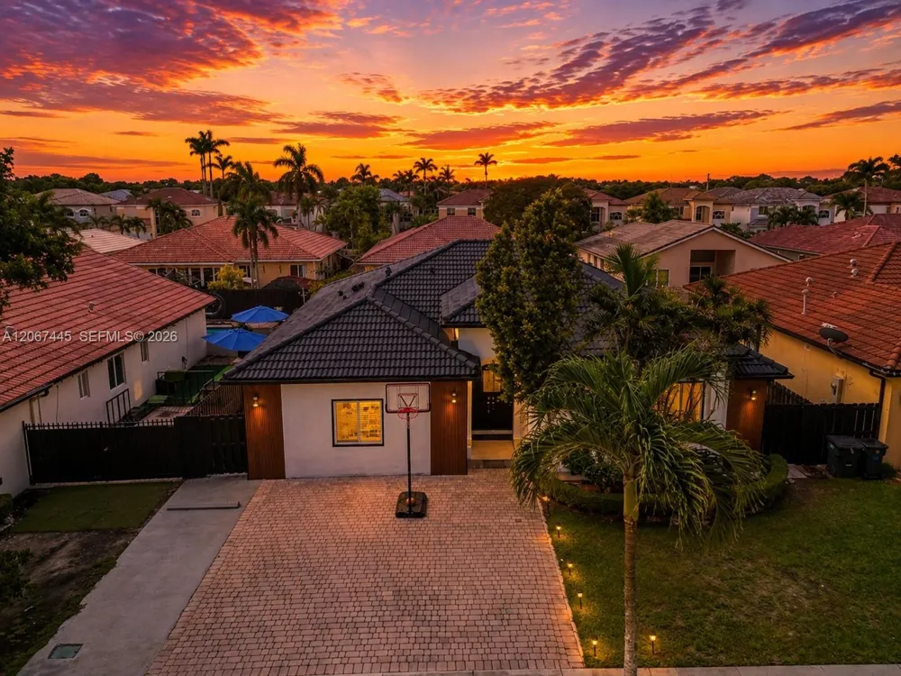 16362 SW 53rd Ter Miami, FL 33185