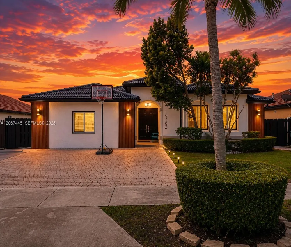16362 SW 53rd Ter Miami, FL 33185