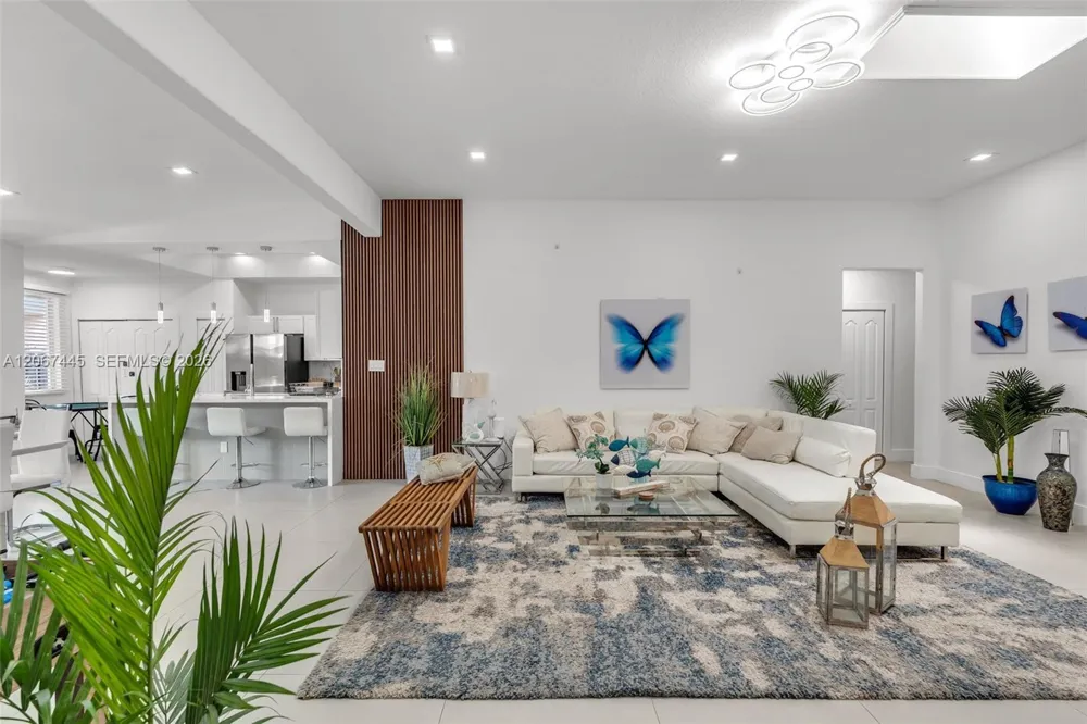 16362 SW 53rd Ter Miami, FL 33185