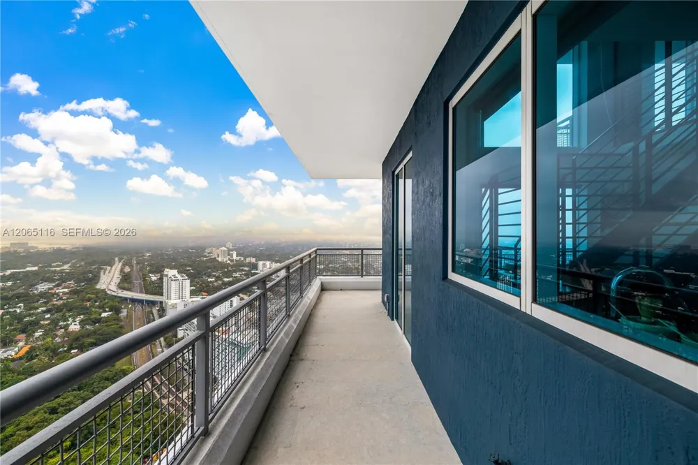 60 SW 13th St #4001 Miami, FL 33130