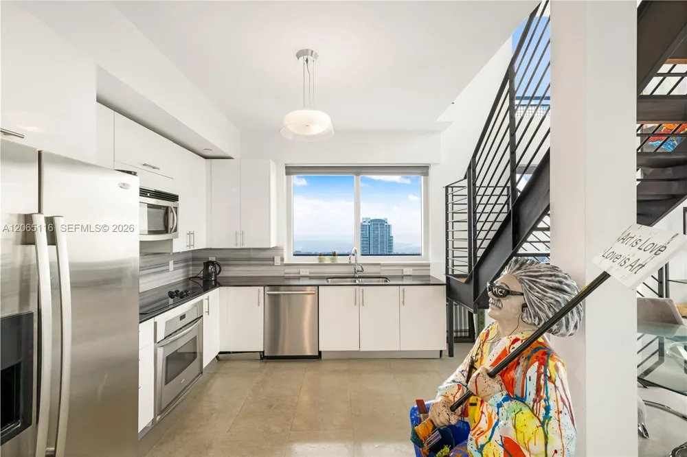 60 SW 13th St #4001 Miami, FL 33130