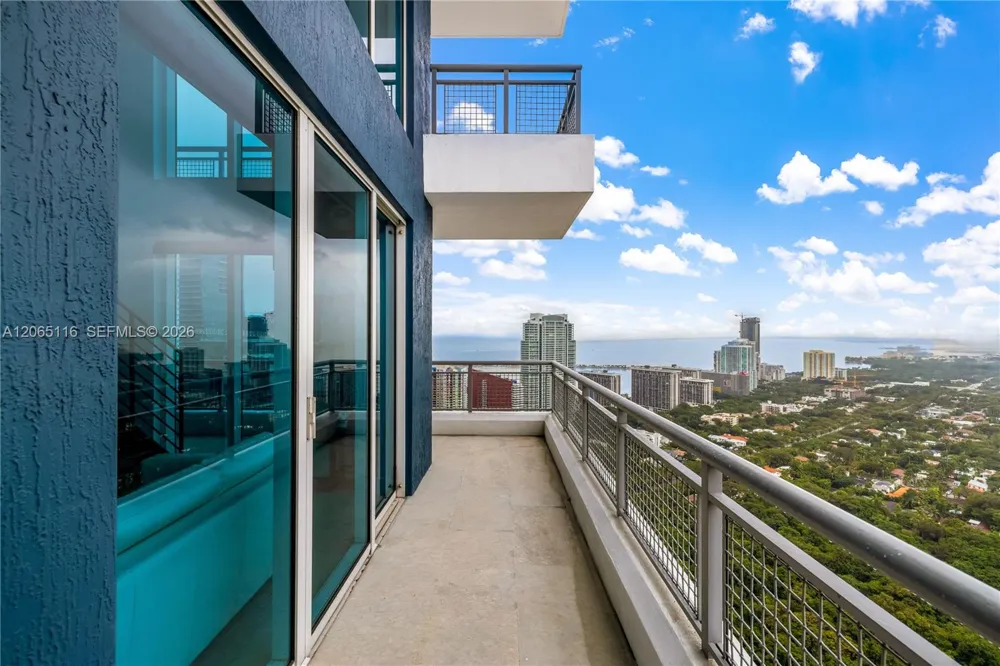 60 SW 13th St #4001 Miami, FL 33130