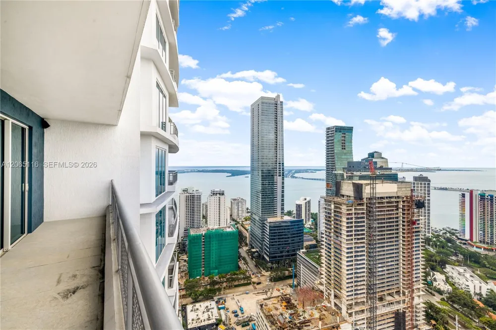 60 SW 13th St #4001 Miami, FL 33130