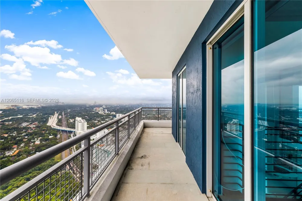 60 SW 13th St #4001 Miami, FL 33130