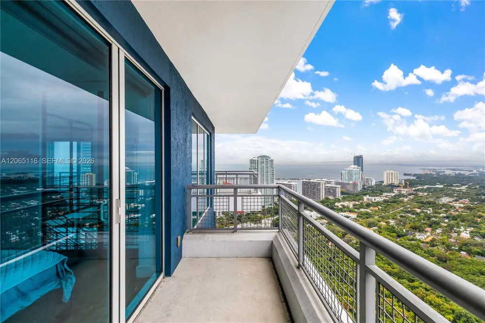 60 SW 13th St #4001 Miami, FL 33130