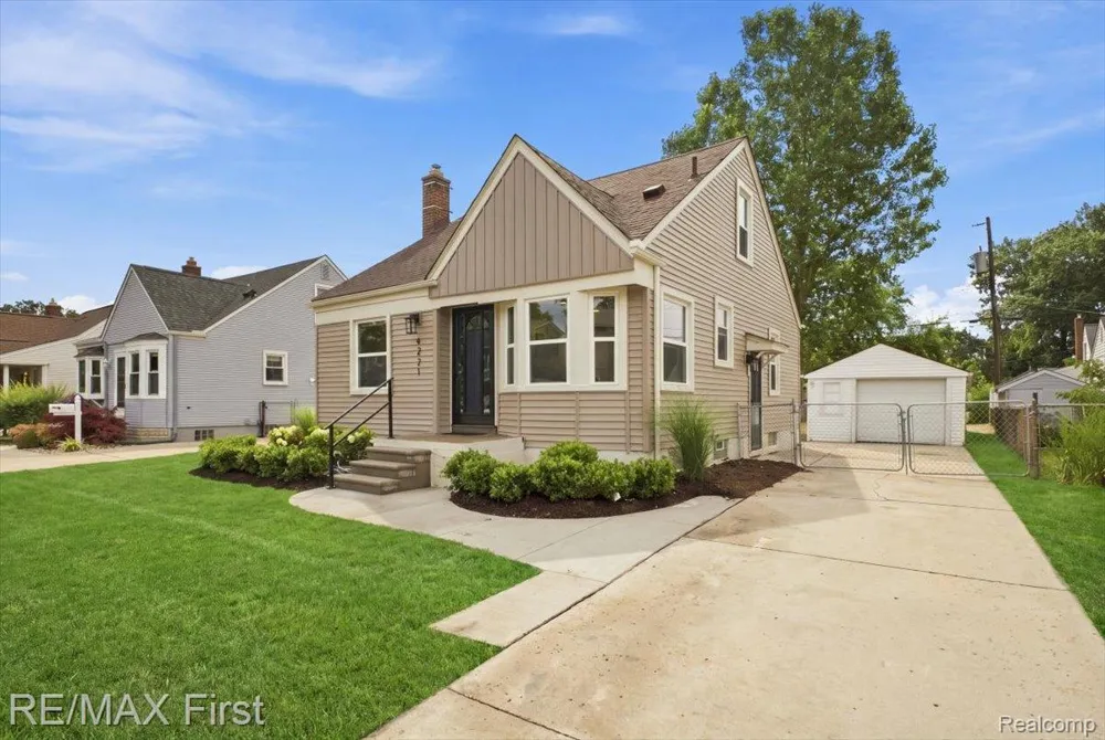 4271 Thomas Avenue Berkley City, MI 48072