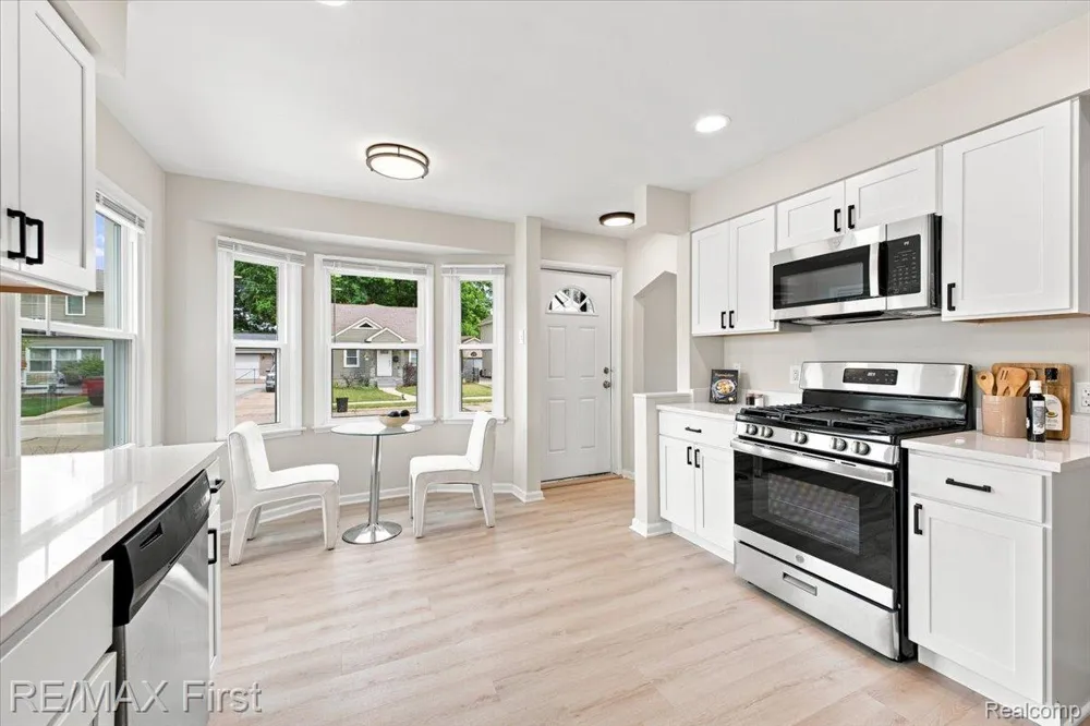 4271 Thomas Avenue Berkley City, MI 48072