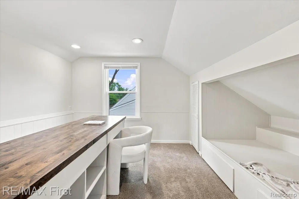 4271 Thomas Avenue Berkley City, MI 48072