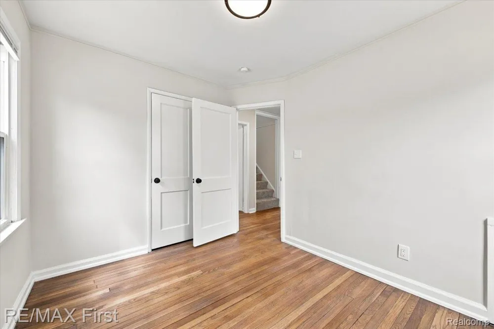 4271 Thomas Avenue Berkley City, MI 48072
