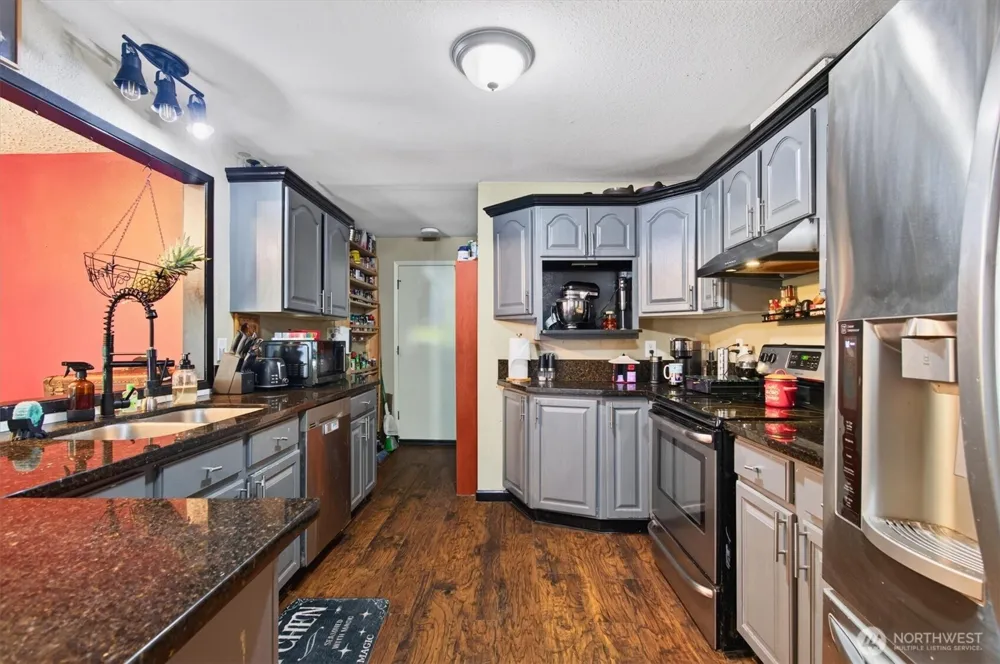 236 Laverne Drive Kalama, WA 98625