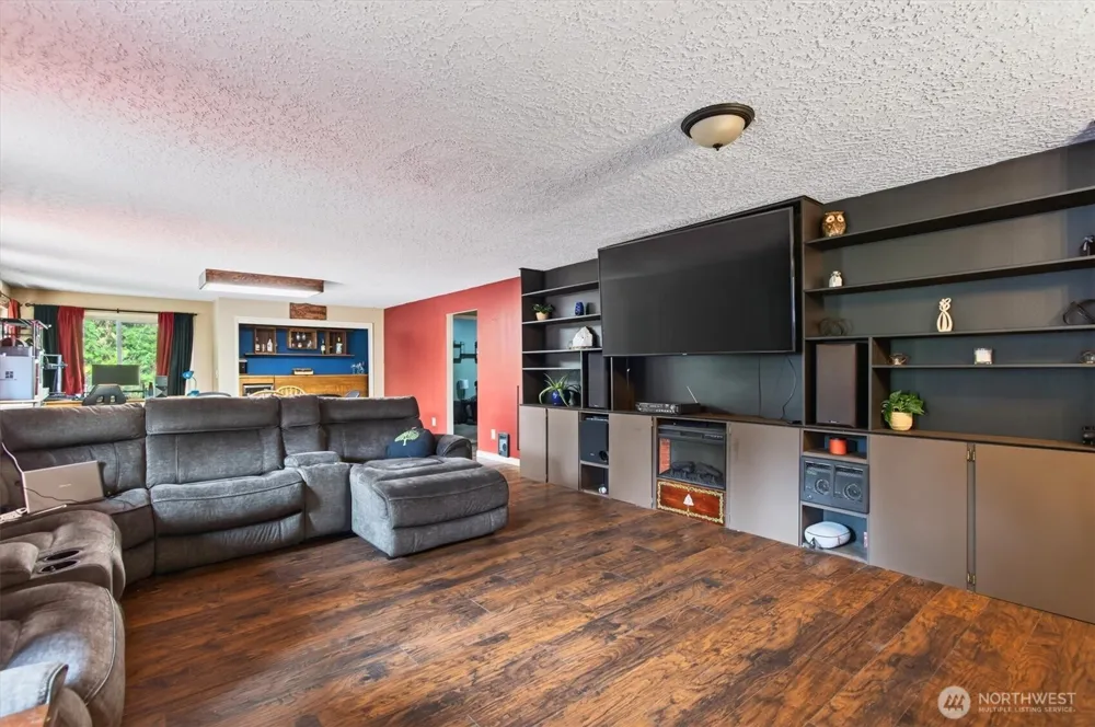 236 Laverne Drive Kalama, WA 98625