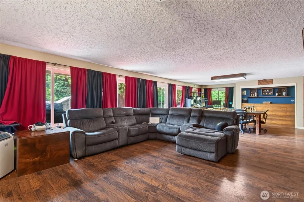 236 Laverne Drive Kalama, WA 98625