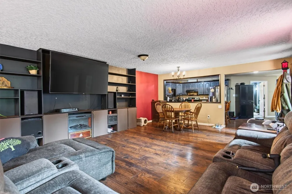 236 Laverne Drive Kalama, WA 98625