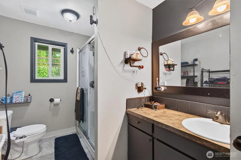 236 Laverne Drive Kalama, WA 98625