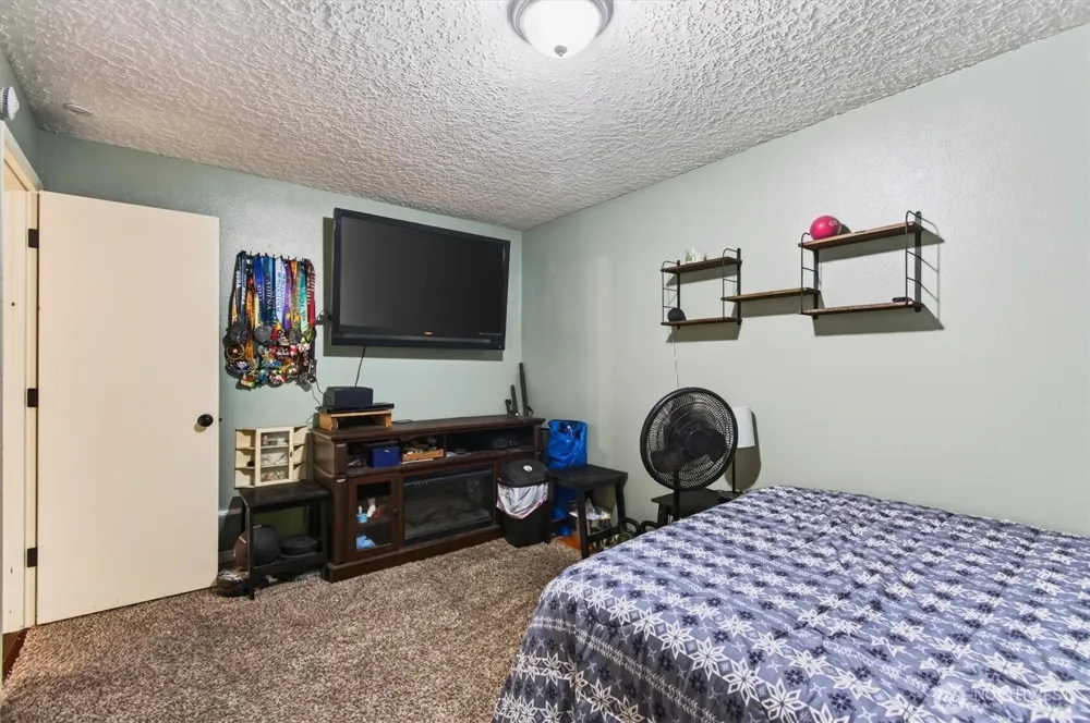 236 Laverne Drive Kalama, WA 98625