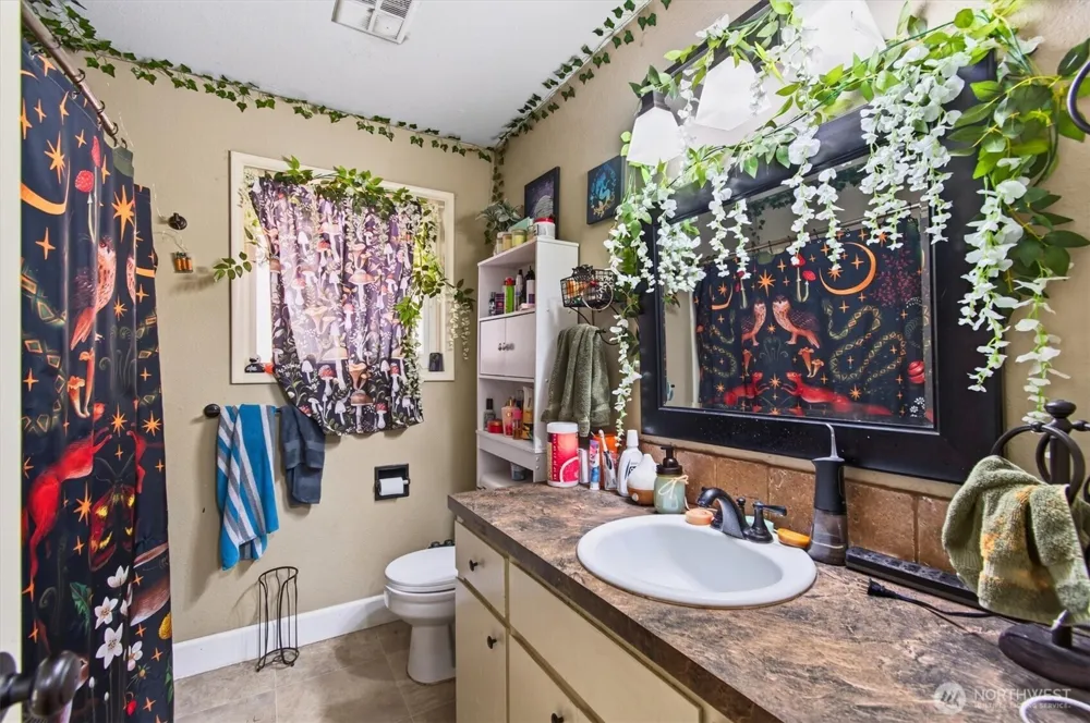 236 Laverne Drive Kalama, WA 98625